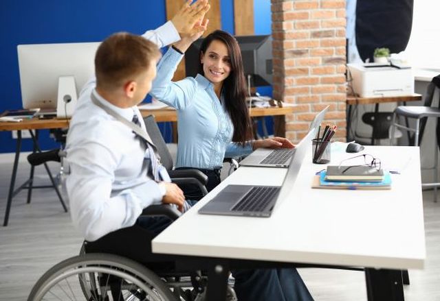 Praktyczny poradnik savoir vivre wobec osób niepełnosprawnych